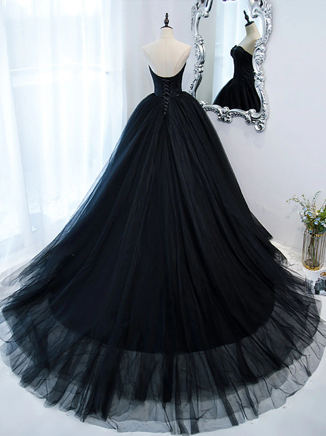 Black Sweetheart Neck Tulle Long Prom Dress