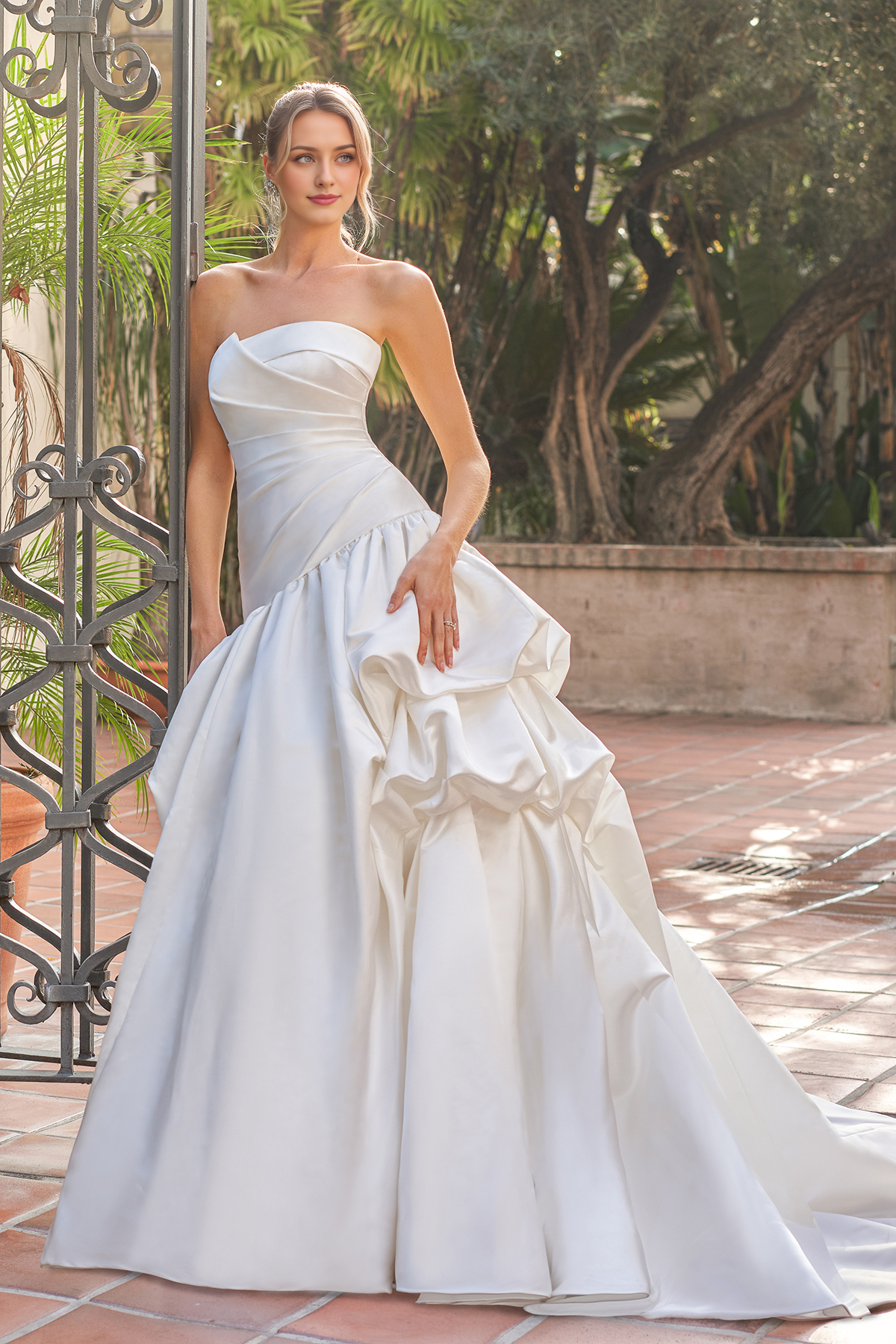 A-line off shoulder collar sleeveless strapless backless and floor length wedding dress