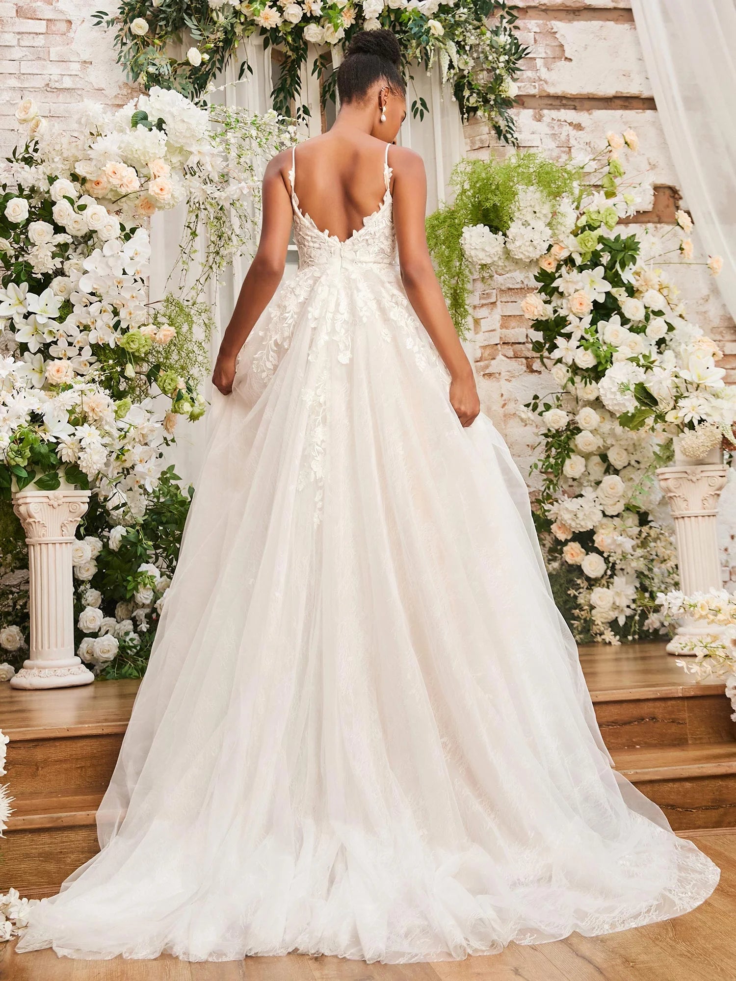 Appliqued Plunging V-neck Spaghetti Straps Wedding Dress