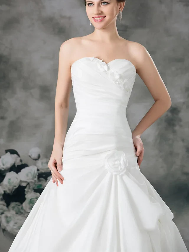 DingjiA-Line Wedding Dresses Sweetheart Neckline Court Train Satin Taffeta Strapless with Ruched Side-Draped
