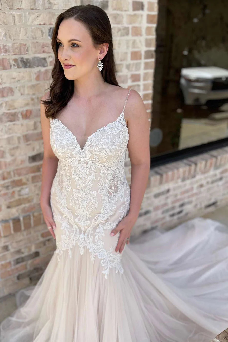 Floral Lace V-Neck Trumpet Long Wedding Dress