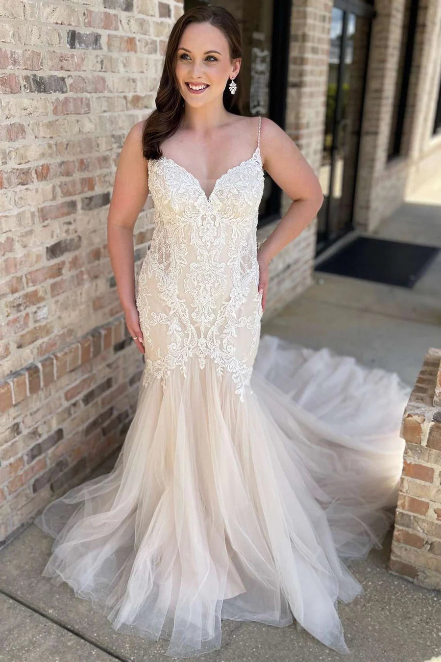 Floral Lace V-Neck Trumpet Long Wedding Dress