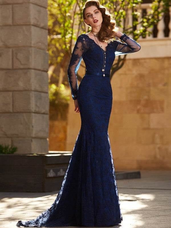 Trumpet/Mermaid V-neck Long Sleeves Applique Sweep/Brush Train Lace Dresses