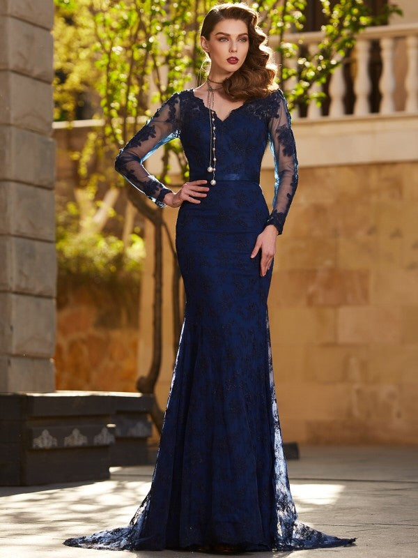 Trumpet/Mermaid V-neck Long Sleeves Applique Sweep/Brush Train Lace Dresses