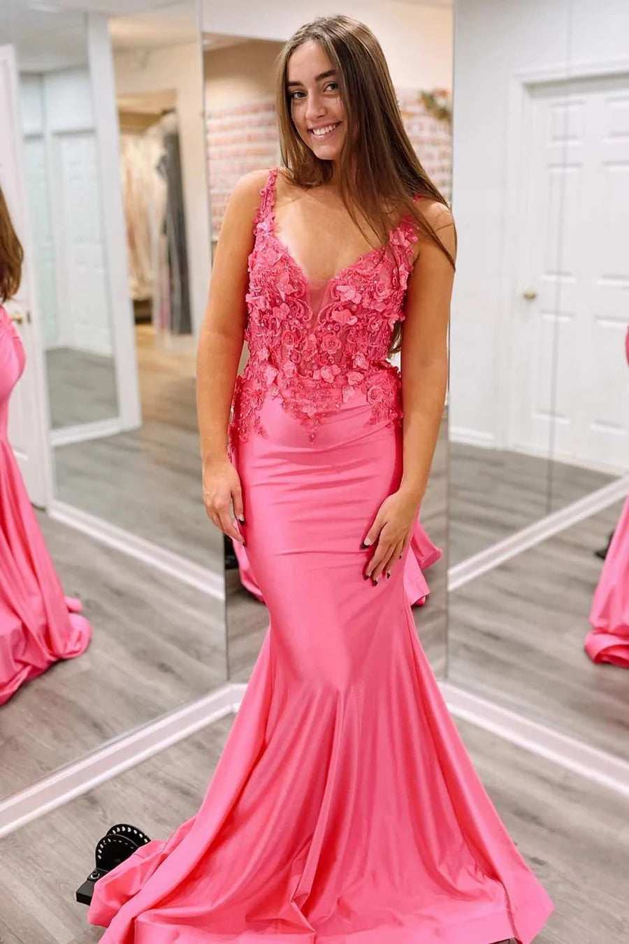 3D Floral Lace V-Neck Backless Trumpet Prom Dress