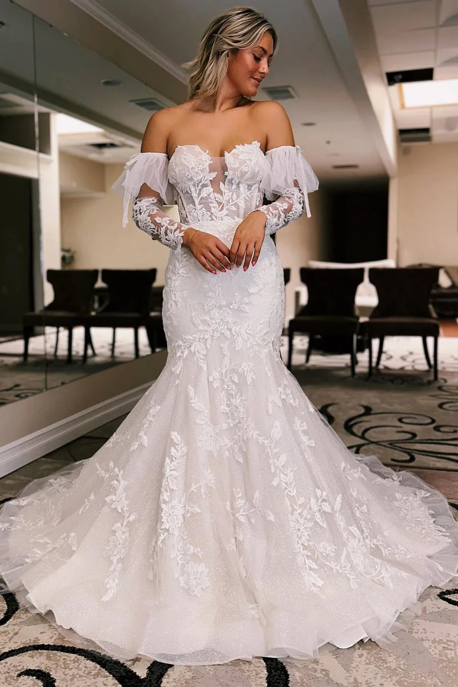 Floral Lace Sweetheart Trumpet Wedding Dress with Detachable Sleeves