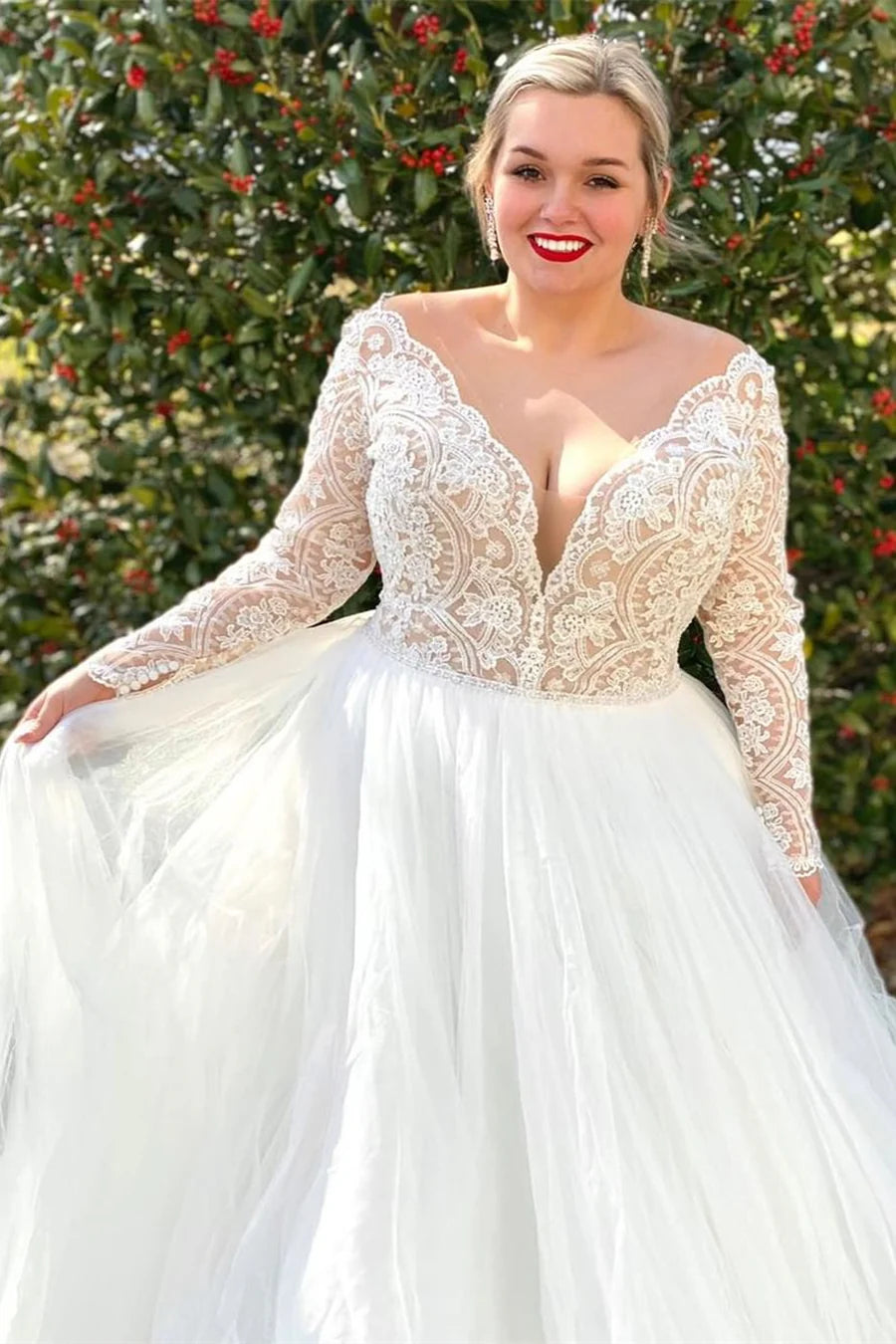 Lace V-Neck Long Sleeve Backless Wedding Dress