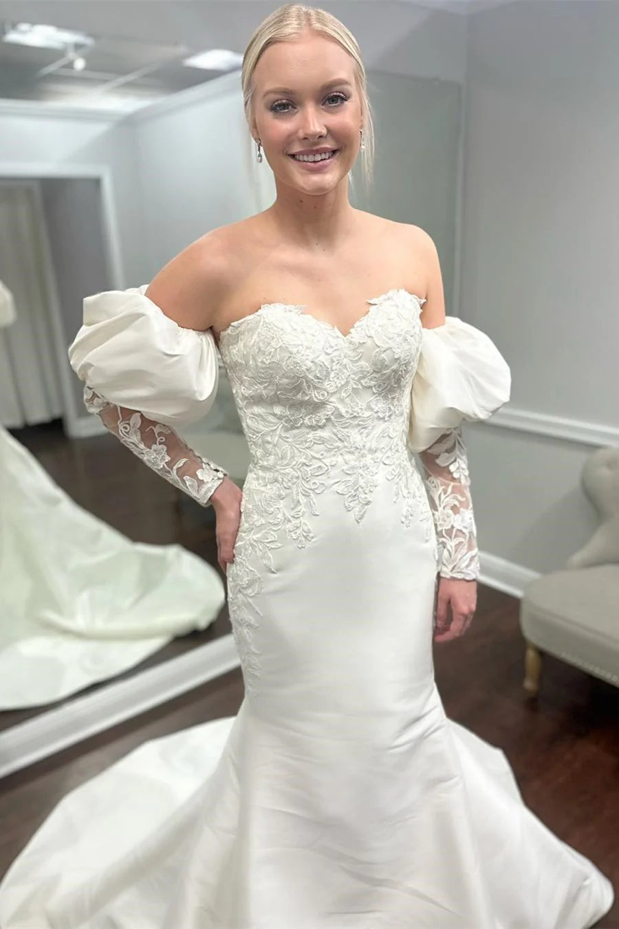 Appliques Strapless Trumpet Wedding Dress with Juliet Sleeves