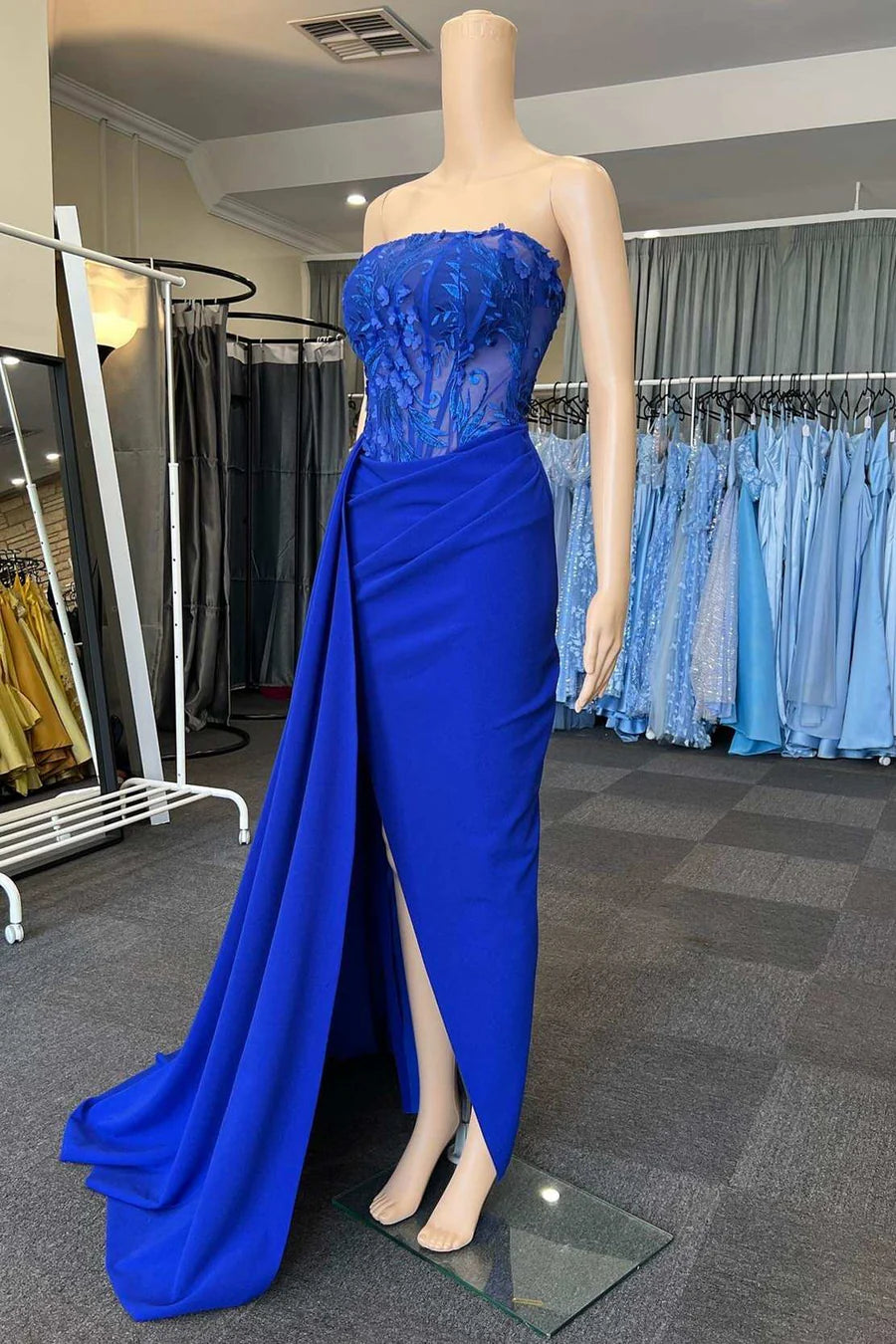Appliques Strapless Long Formal Gown with Attached Train