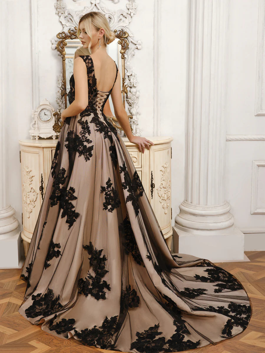 A-Line V-Neck Sleeveless Tulle Long Wedding Dresses With Appliques