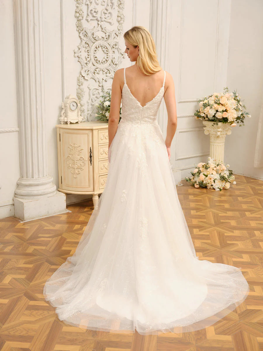 A-Line/Princess Spaghetti Straps Sleeveless Long Wedding Dresses With Appliques