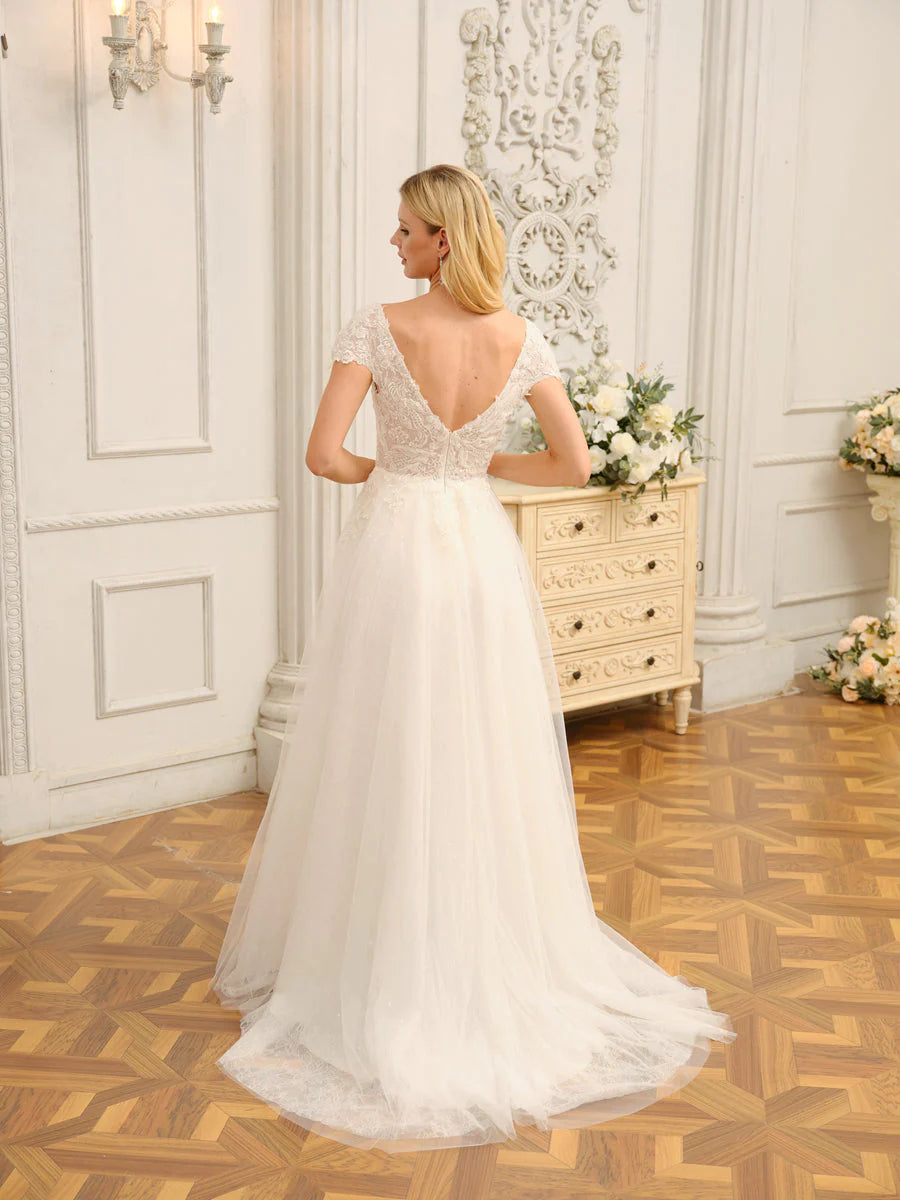 V-Neck Short Sleeves Long Wedding Dresses With Appliques
