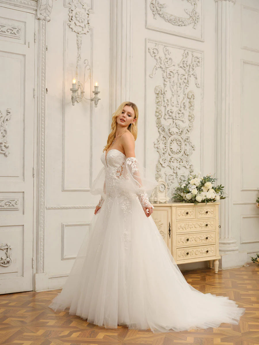 A-Line/Princess Sweetheart Long Wedding Dresses With Appliques