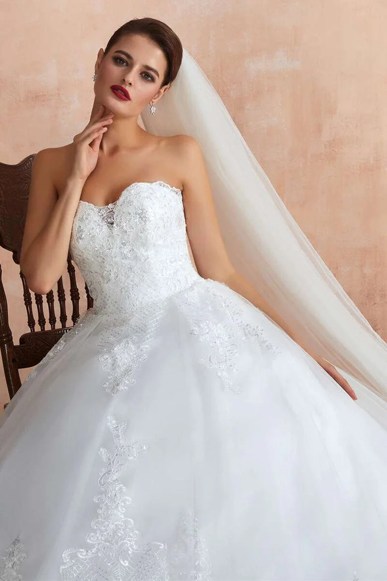 A Line Sweetheart Lace Wedding Dress Floor Length Strapless Beach Wedding Dresses