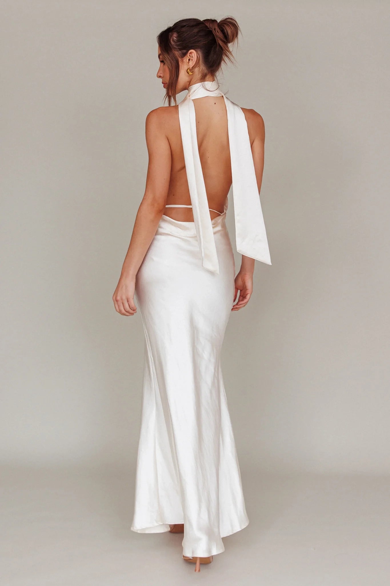 Absolutely stunning sexy backless silhouette, low back Homecoming Dresses