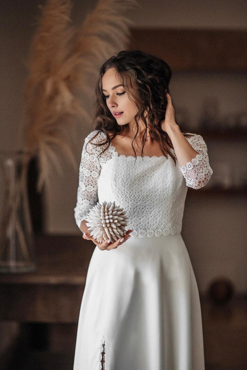 Minimalist And Modest Wedding Dress Square Neckline Simple Open Back Bridal Gown Floral Macrame Rustic Wedding