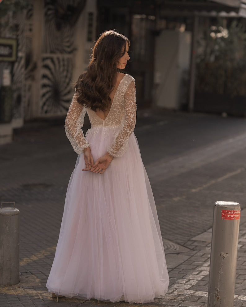 Long Sleeves Weding Dress Floral Lace Wedding DressV-neckline wedding dress lace long sleeves wedding dress
