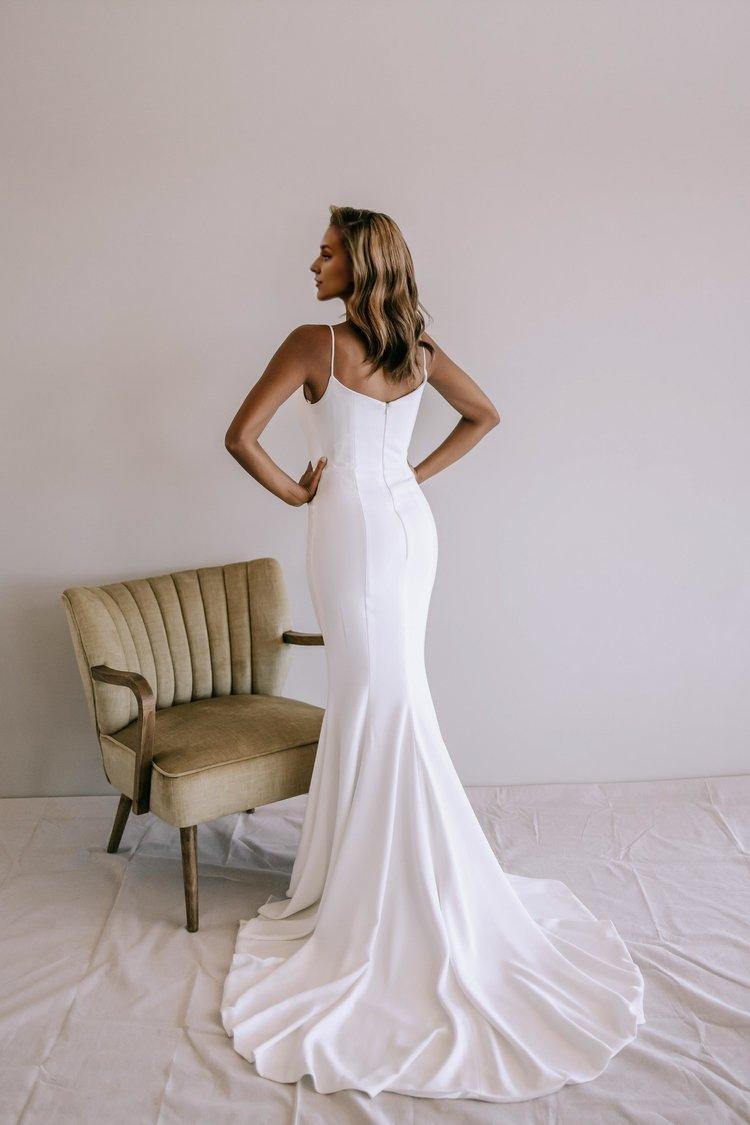 Modern V-Neck Crepe Wedding Dress with Sweetheart
