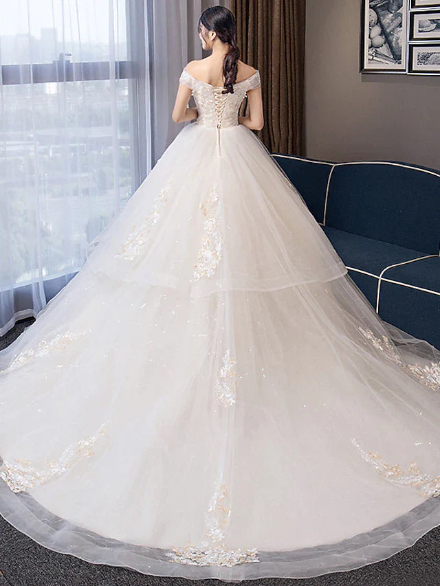 Ball Gown Wedding Dresses Off Shoulder Chapel Train Organza Cap Sleeve Formal Elegant with Crystals Appliques
