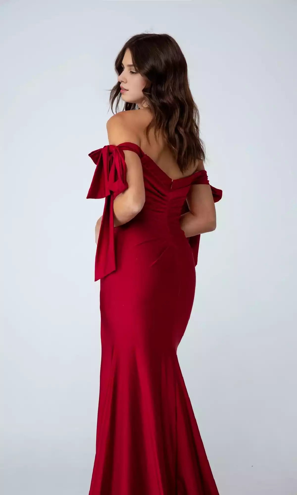 Beautiful formal knitted heart-shaped neckline with side slits and thin shoulder straps, hem hanging to the ground Prom Dresses