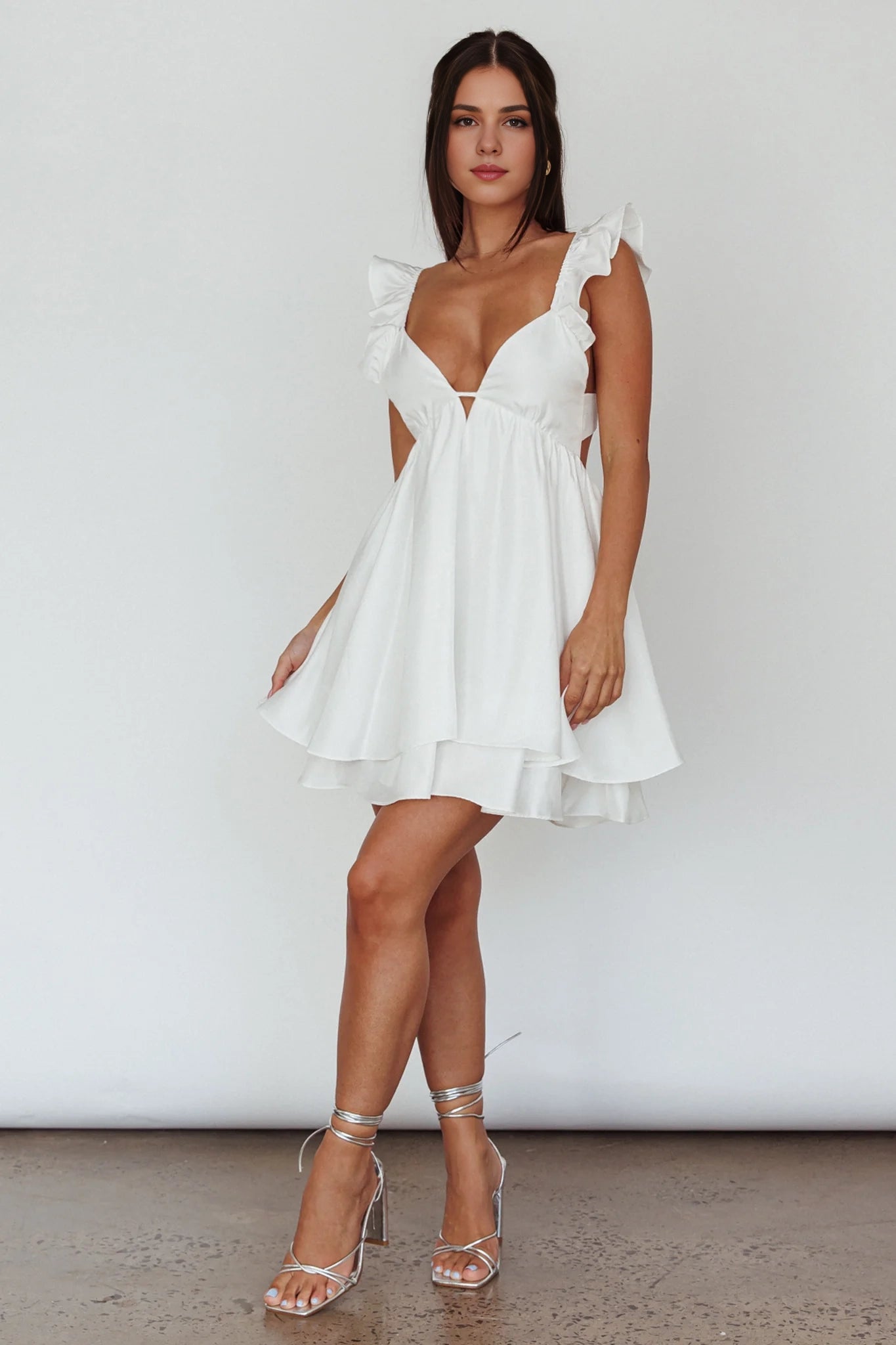 Beautiful mini ruffled shoulder straps with back straps for a more fashionable look Homecoming Dresses