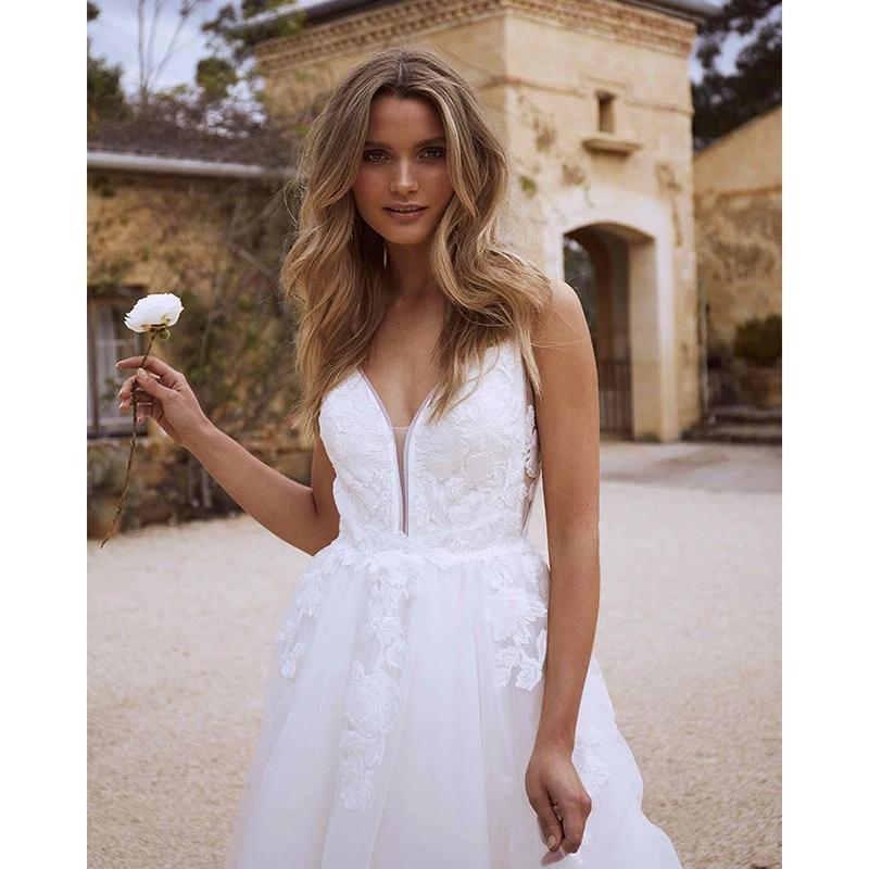 Bohemian Wedding Dresses Beach With Lace Appliques Spaghetti Strap Wedding Gowns