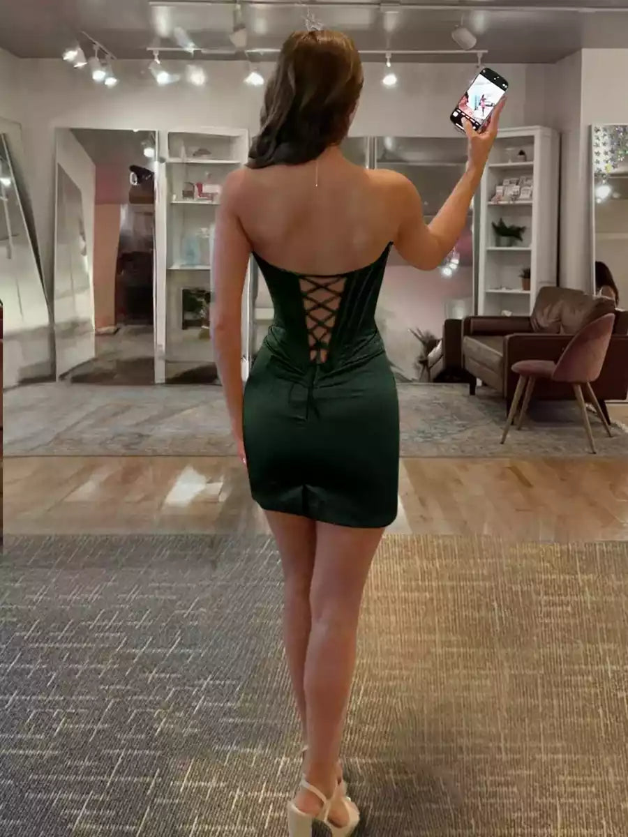 Bold and stylish tight fitting style with heart-shaped neckline and sleeveless lace up at the back Homecoming Dresses