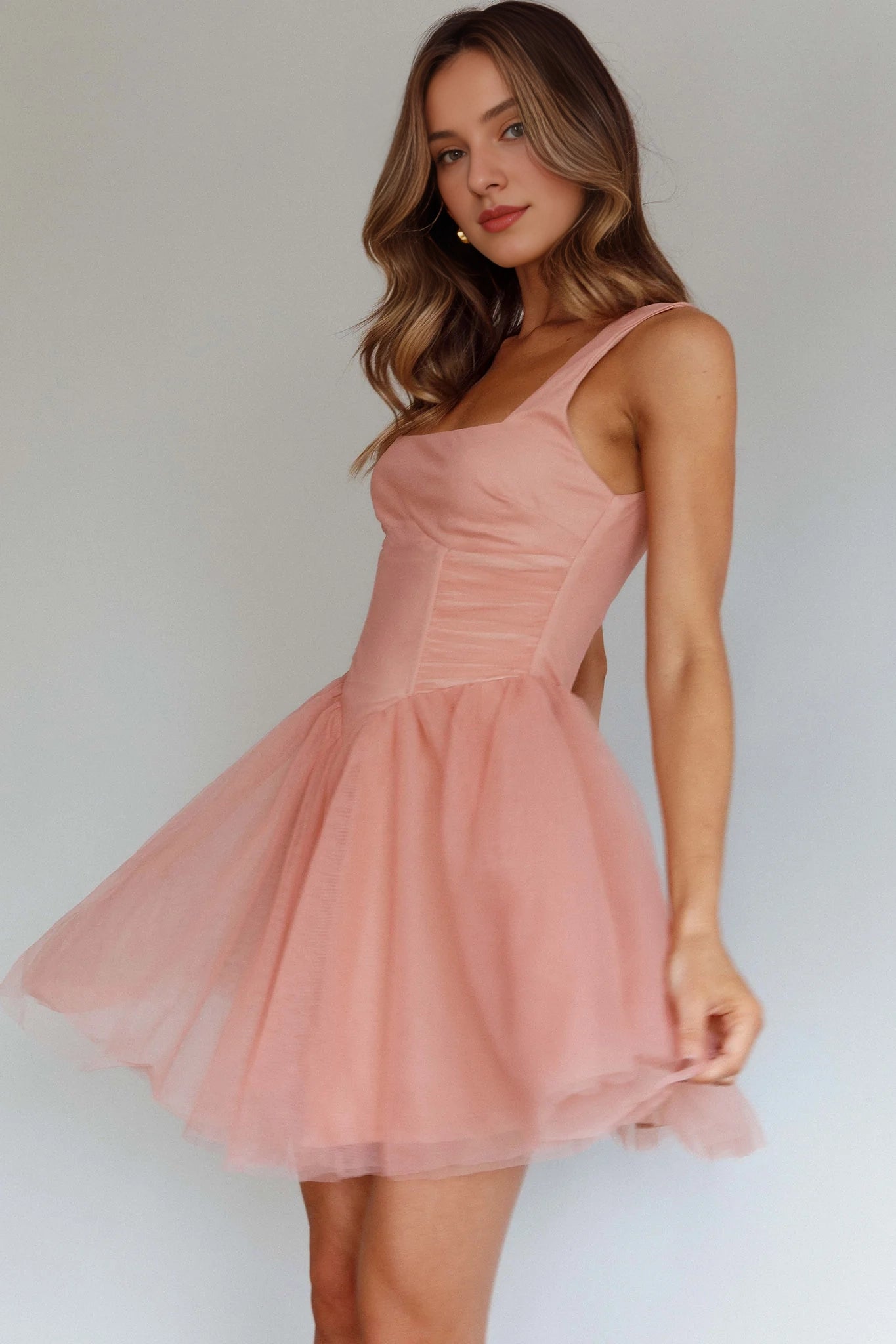 Charming square neckline tight corset layered mesh mini bridesmaid dress