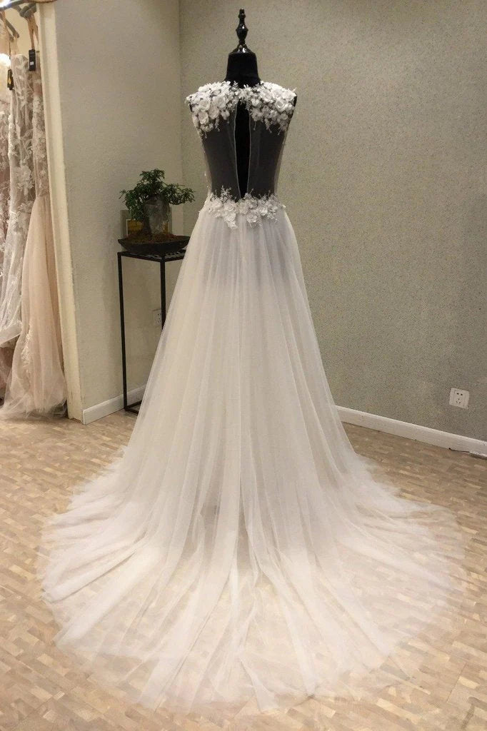 V-Neck Open Back Tulle Ivory Beach Long Appliques A-Line Sleeveless Wedding Dress