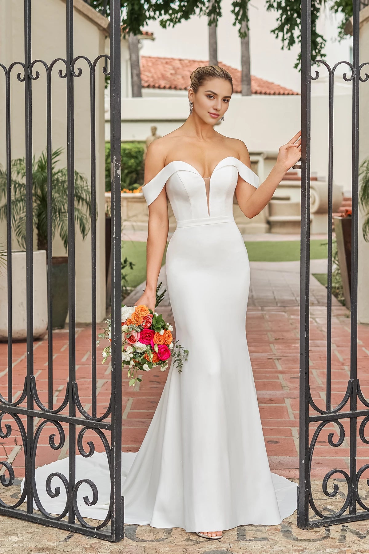 Deep V-neck off shoulder strapless backless and floor length wedding dress