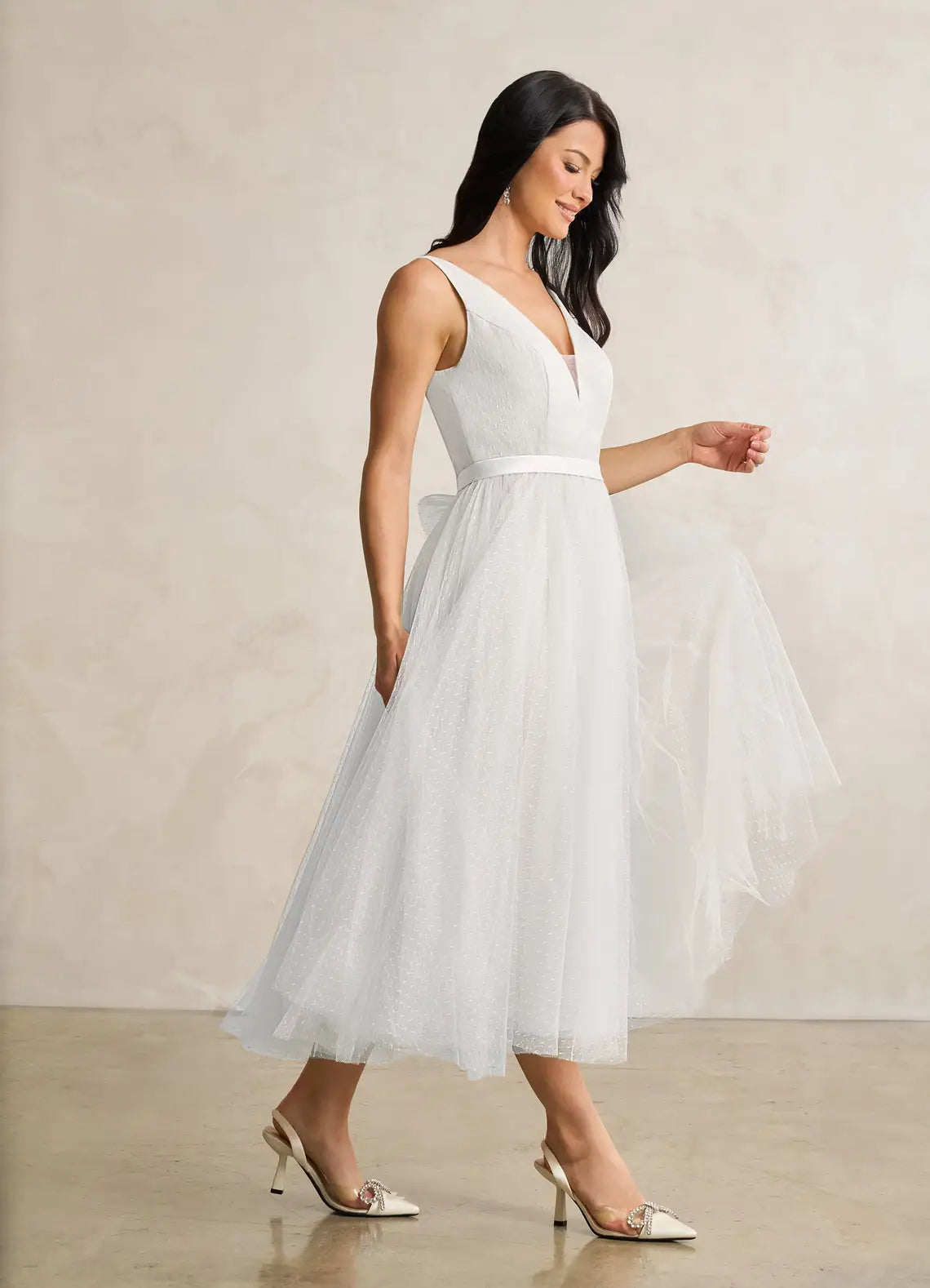 Dramatic Modern Fashion tulle bow back detail V-Neck Polka Dot Tulle Midi Wedding Dress with Bow Back