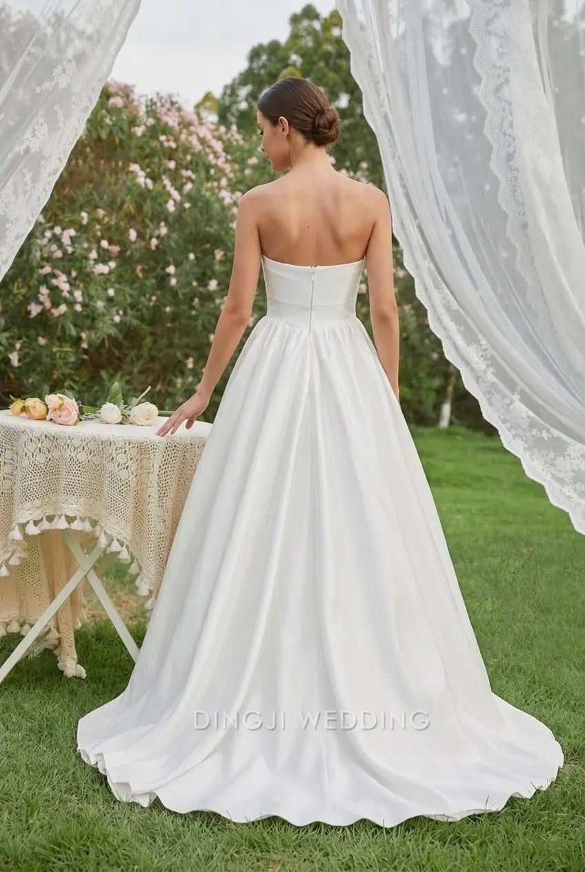 Elegant A-Line Strapless Bow Sleeveless Romantic White Floor-Length Wedding Gown