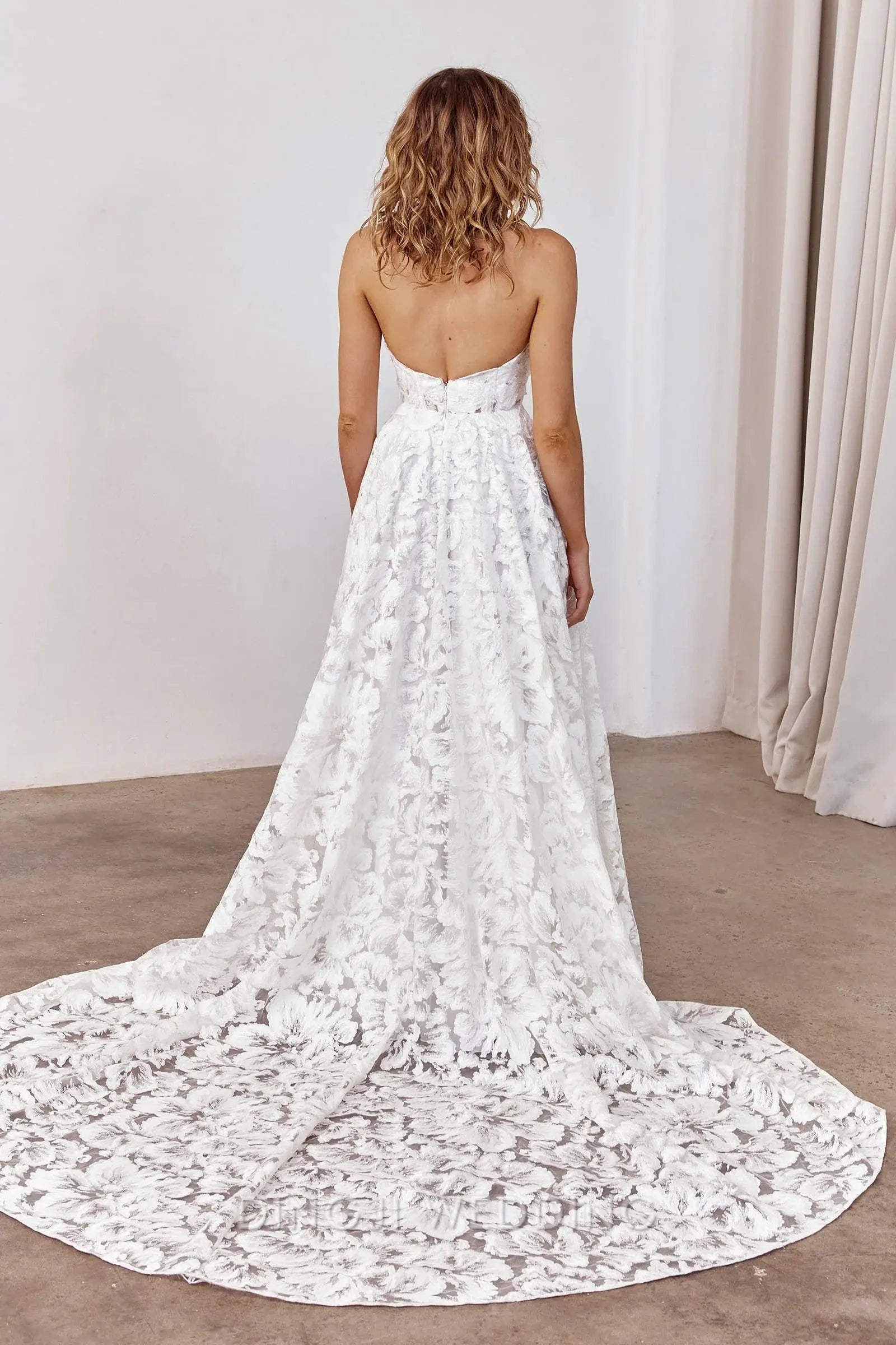 Elegant A-Line Sweetheart With Sleeves Floral Lace White Floor Wedding Dress Bride Gown