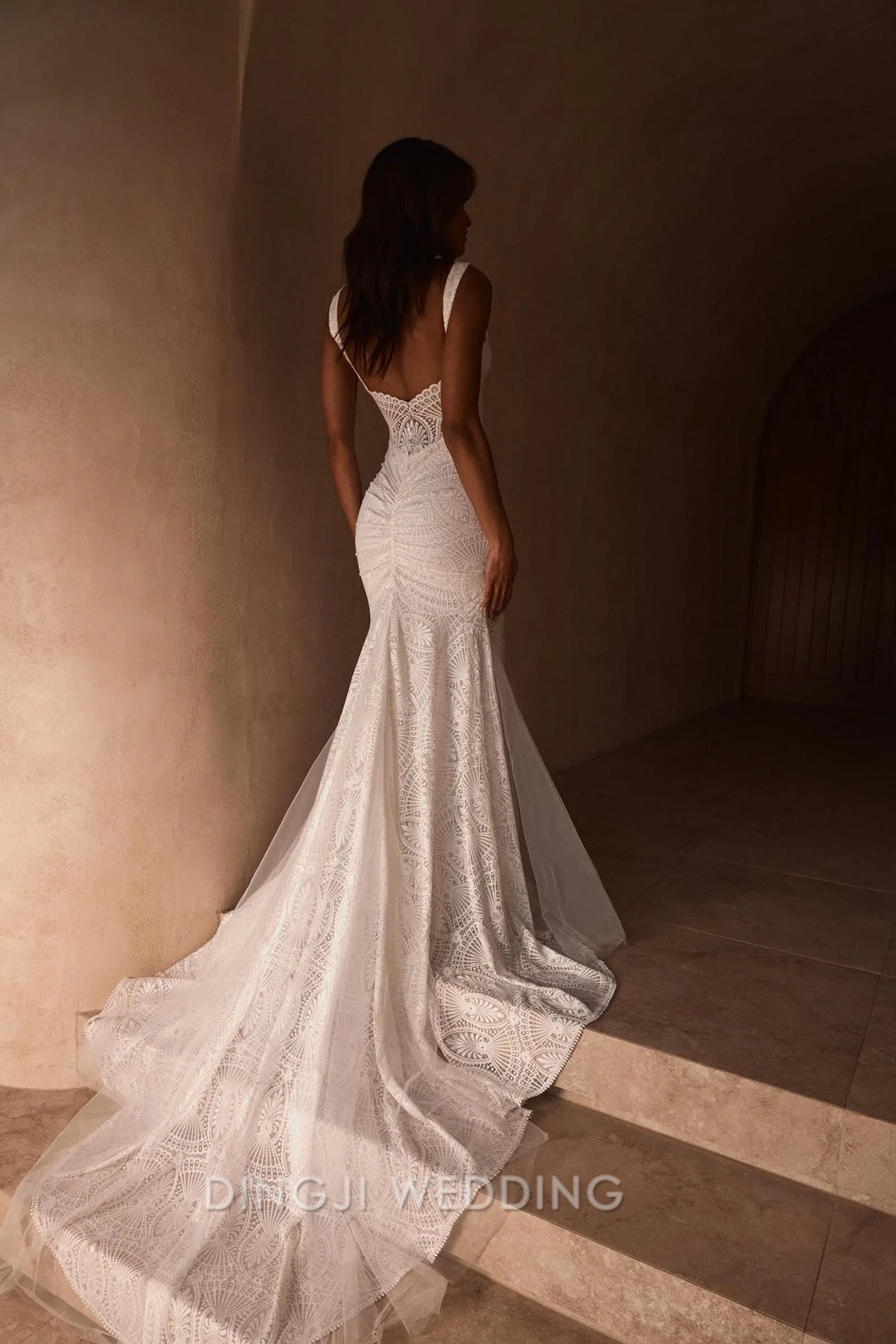 Elegant Mermaid V-Neck Sleeveless Bohemian Lace White Floor-Length Wedding Gown