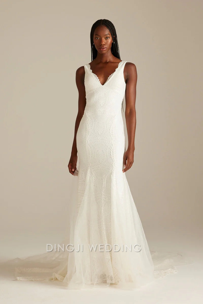 Elegant Mermaid V-Neck Sleeveless Bohemian Lace White Floor-Length Wedding Gown
