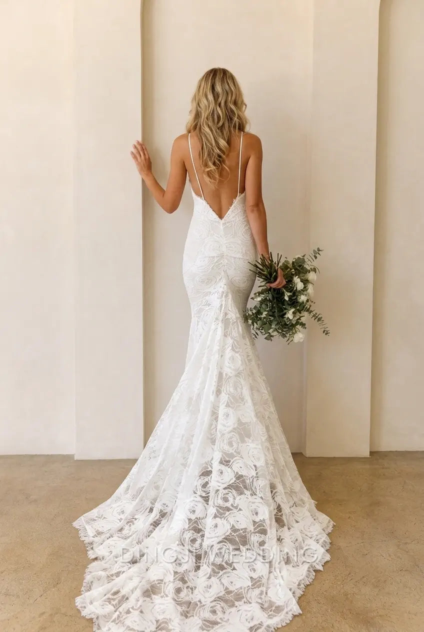 Elegant Mermaid V-Neck Sleeveless Floral Lace White Floor-Length Wedding Dress