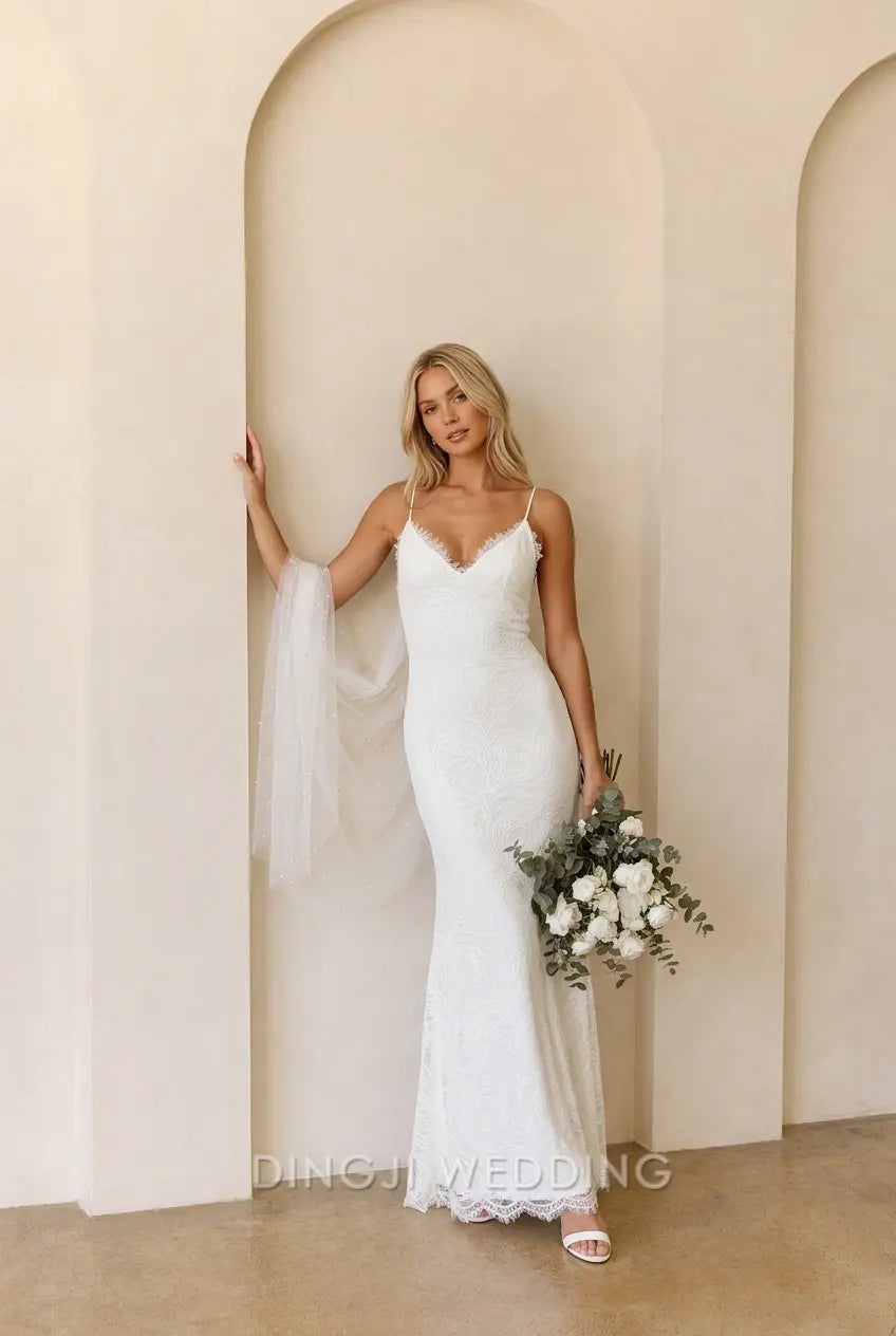 Elegant Mermaid V-Neck Sleeveless Floral Lace White Floor-Length Wedding Dress