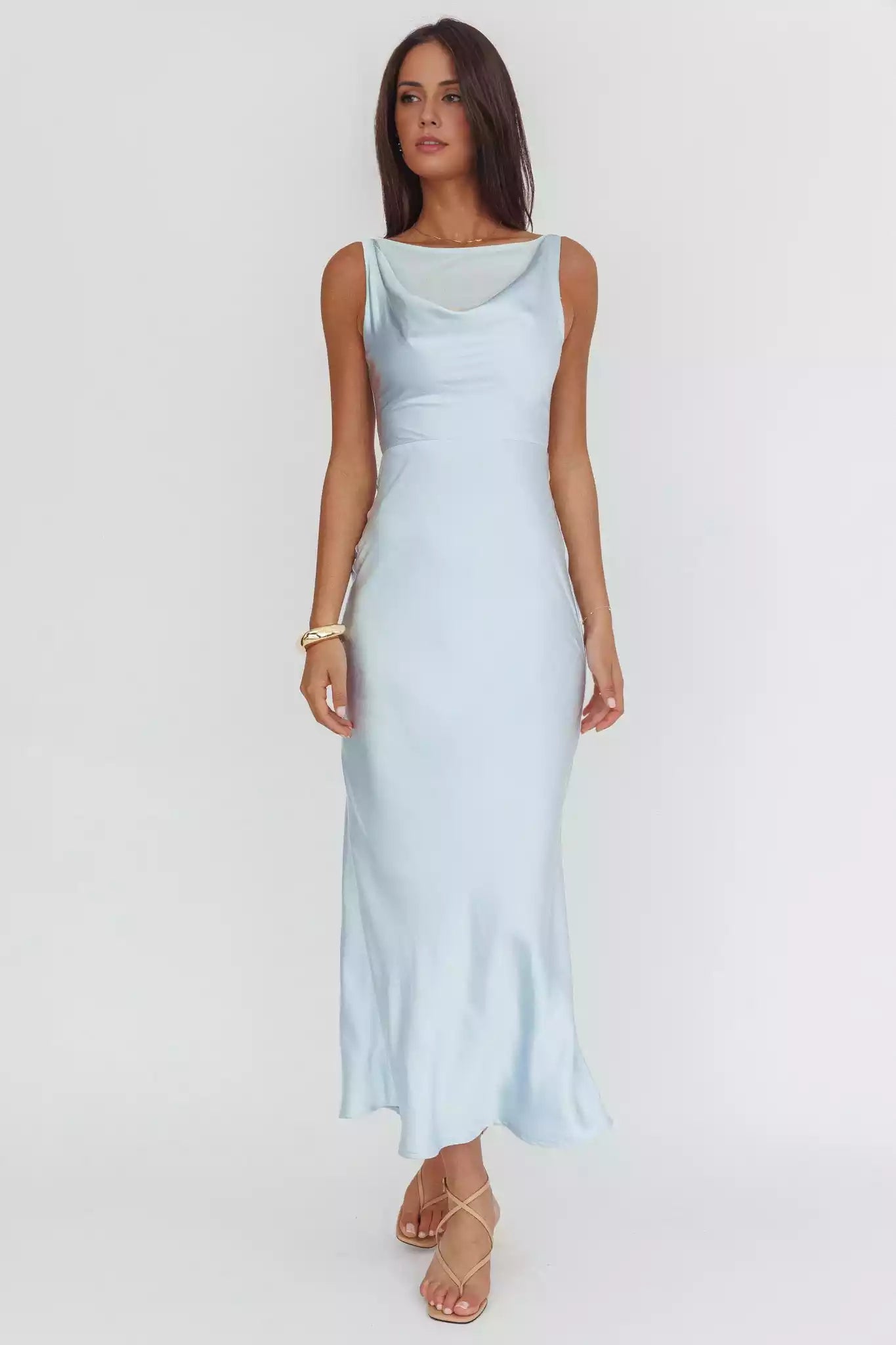 Elegant dangling neckline with sleeveless lining, scarf collar and zipper at the back, Prom Dresses
