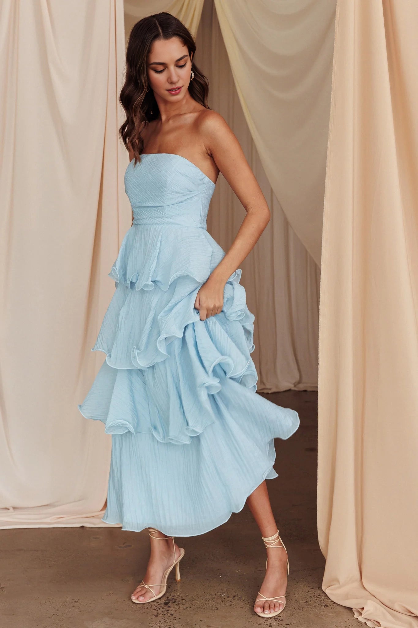 Elegant off shoulder multi-layer medium length strapless tight corset bridesmaid dress