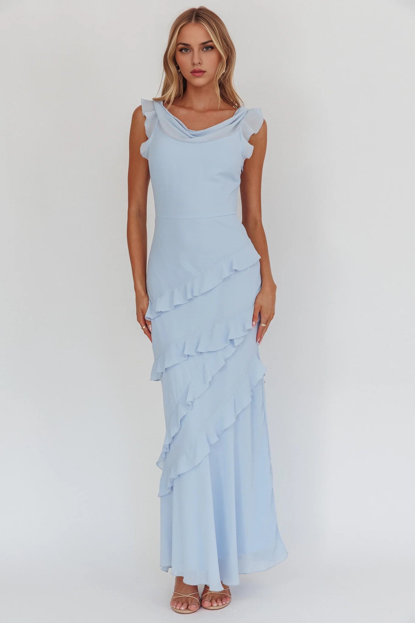 Elegant scarf collar with ruffled edges, slim fit and elegant bridesmaid dress