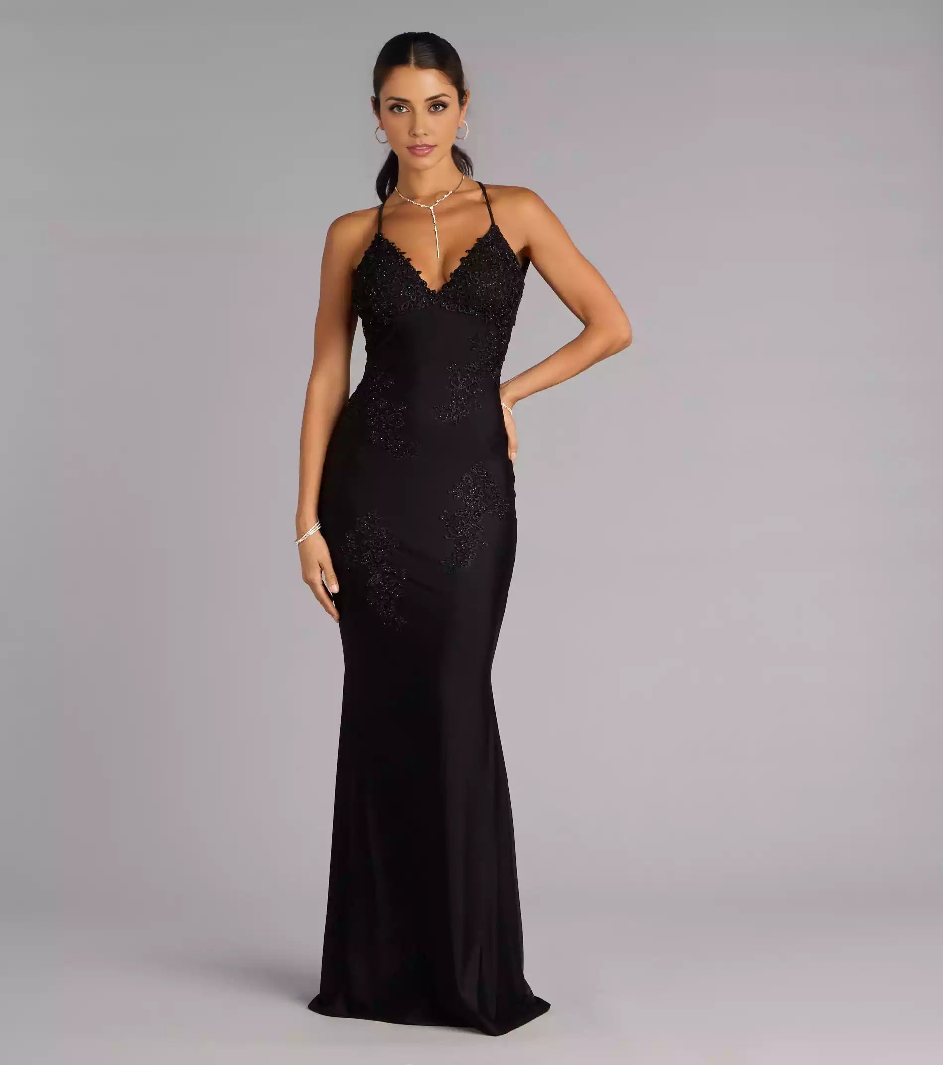 Exquisite lace decal silhouette stunning debut deep V-neck slim shoulder strap backless lace up Prom Dresses