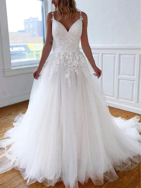 Fashionable Modern Fashion V-Neck Lace A-Line Crisscross Back Wedding Dress with Open Back