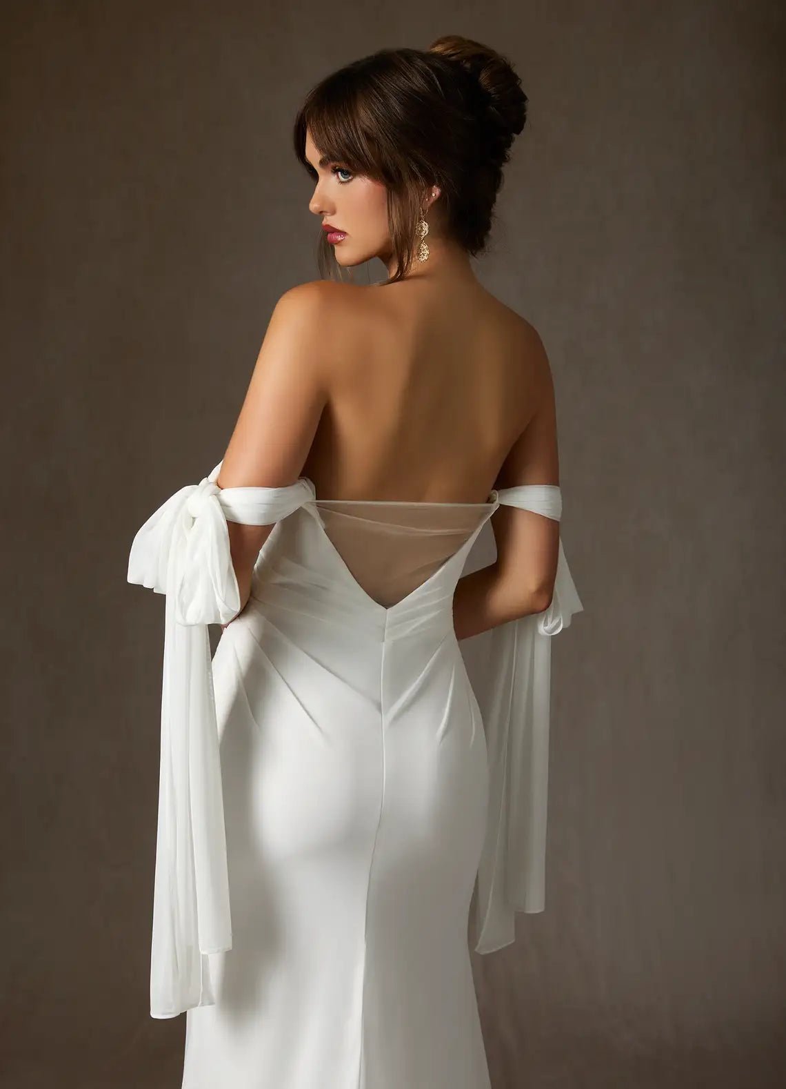 Fitted Mermaid Silhouette With Train Strapless Chiffon Mermaid Wedding Dress with Off-the-Shoulder Ties