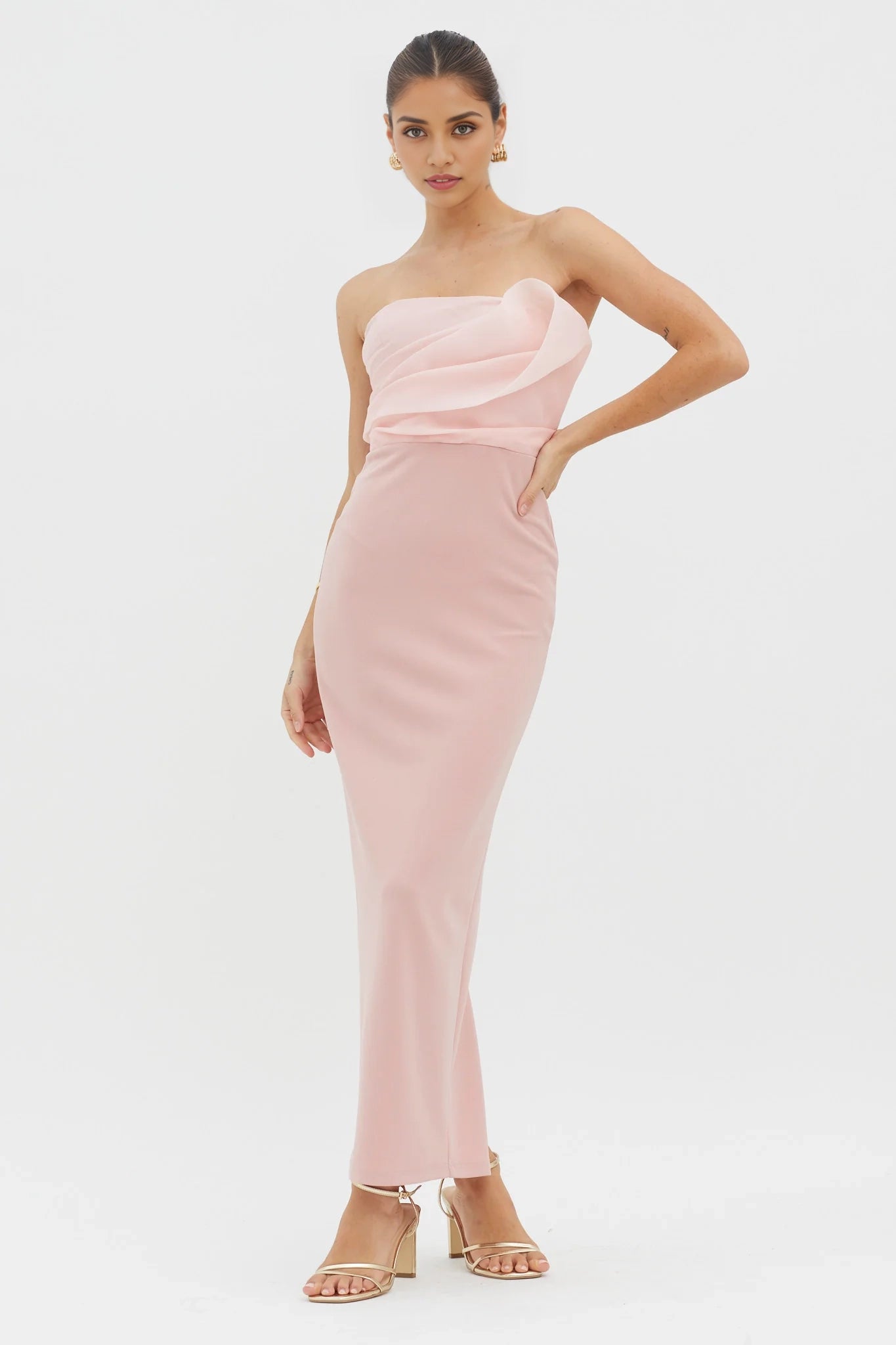 Full of charm, slim fit strapless strapless and over the shoulder Homecoming Dresses