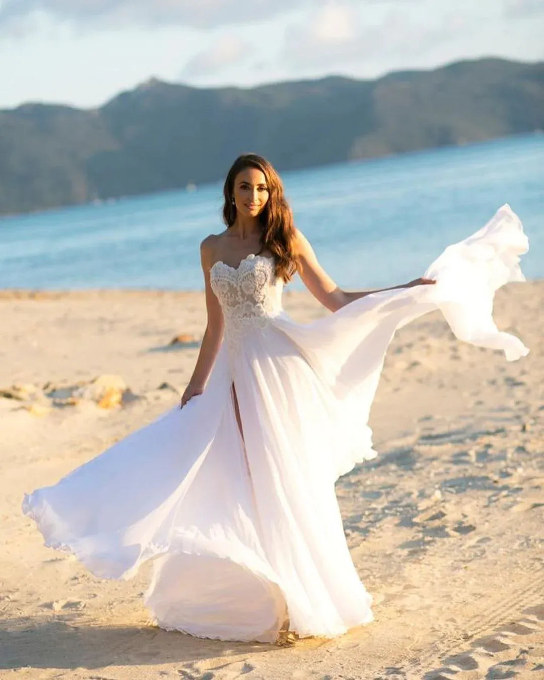Gorgeous Vintage Strapless Lace Chiffon A-Line Beach Brush Trai Wedding Dress with High Slit