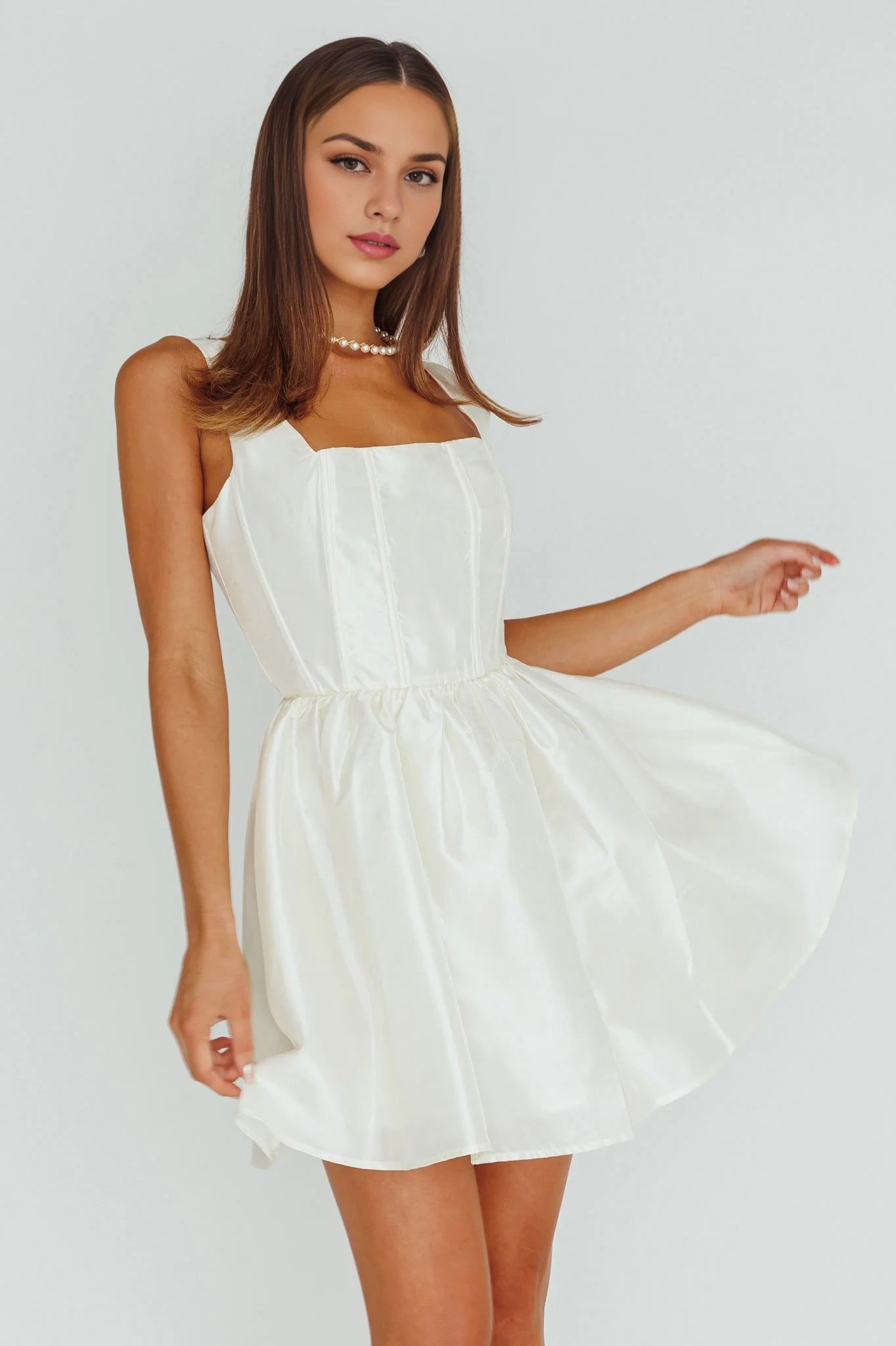 Gorgeous mini bust with bone cutting wide shoulder straps and back zipper Homecoming Dresses