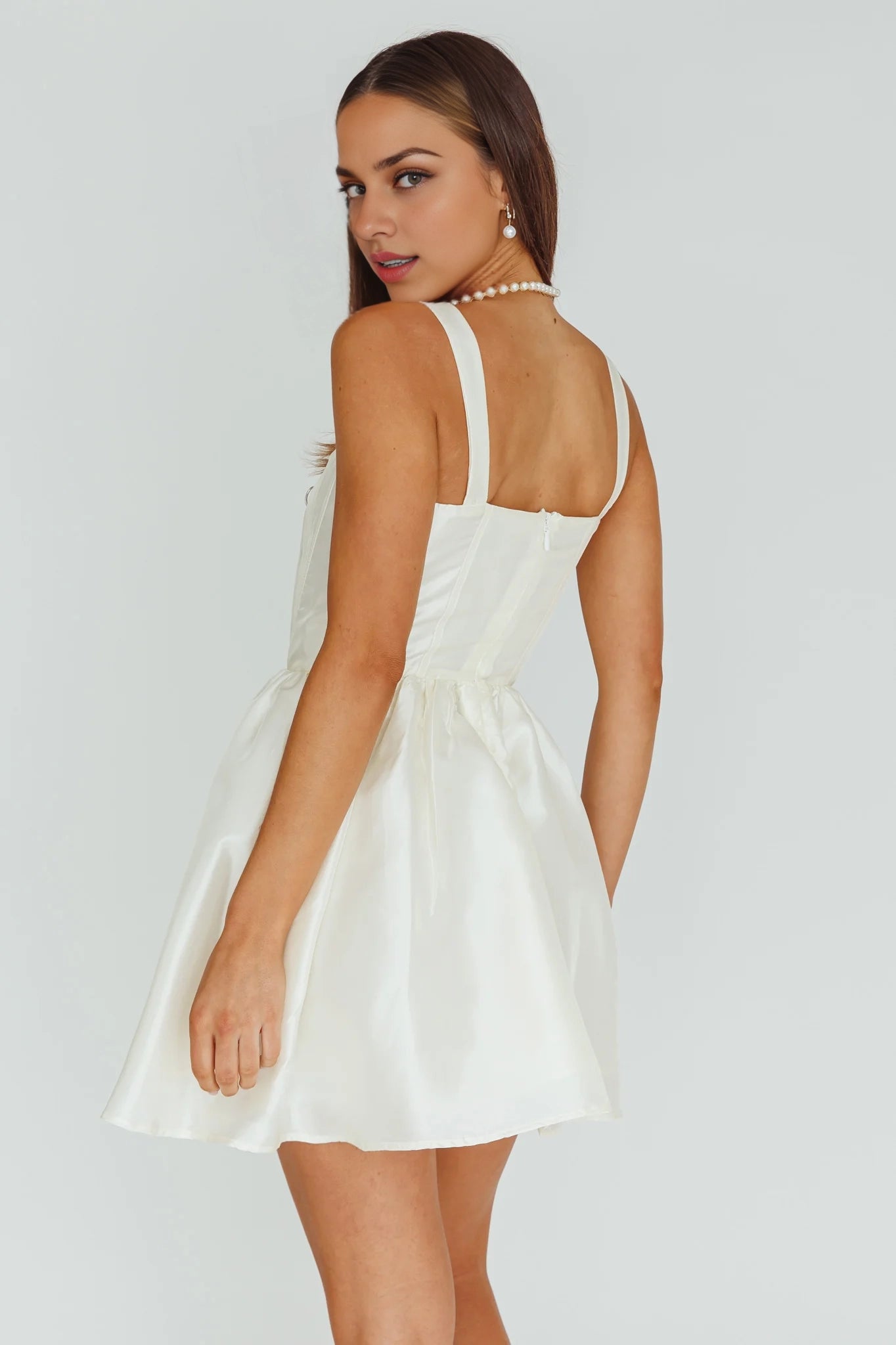 Gorgeous mini bust with bone cutting wide shoulder straps and back zipper Homecoming Dresses