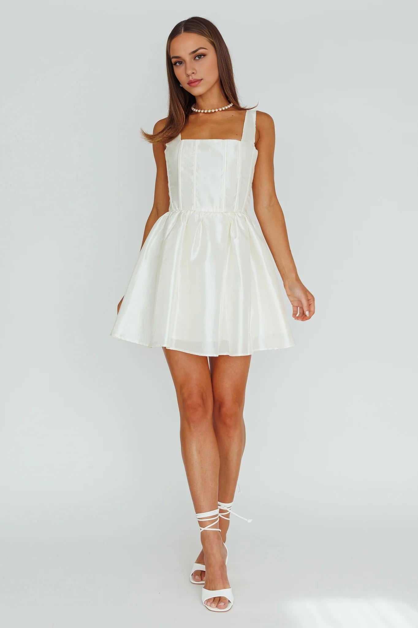 Gorgeous mini bust with bone cutting wide shoulder straps and back zipper Homecoming Dresses