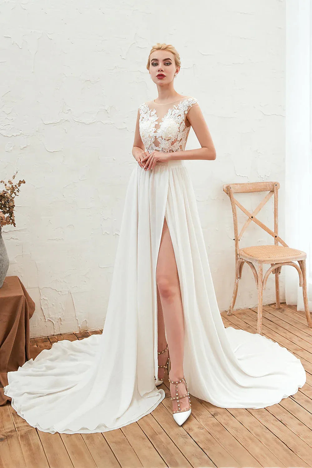 Fashion Romantic Illusion Neck Lace Chiffon A-Line Wedding Dress with High Slit