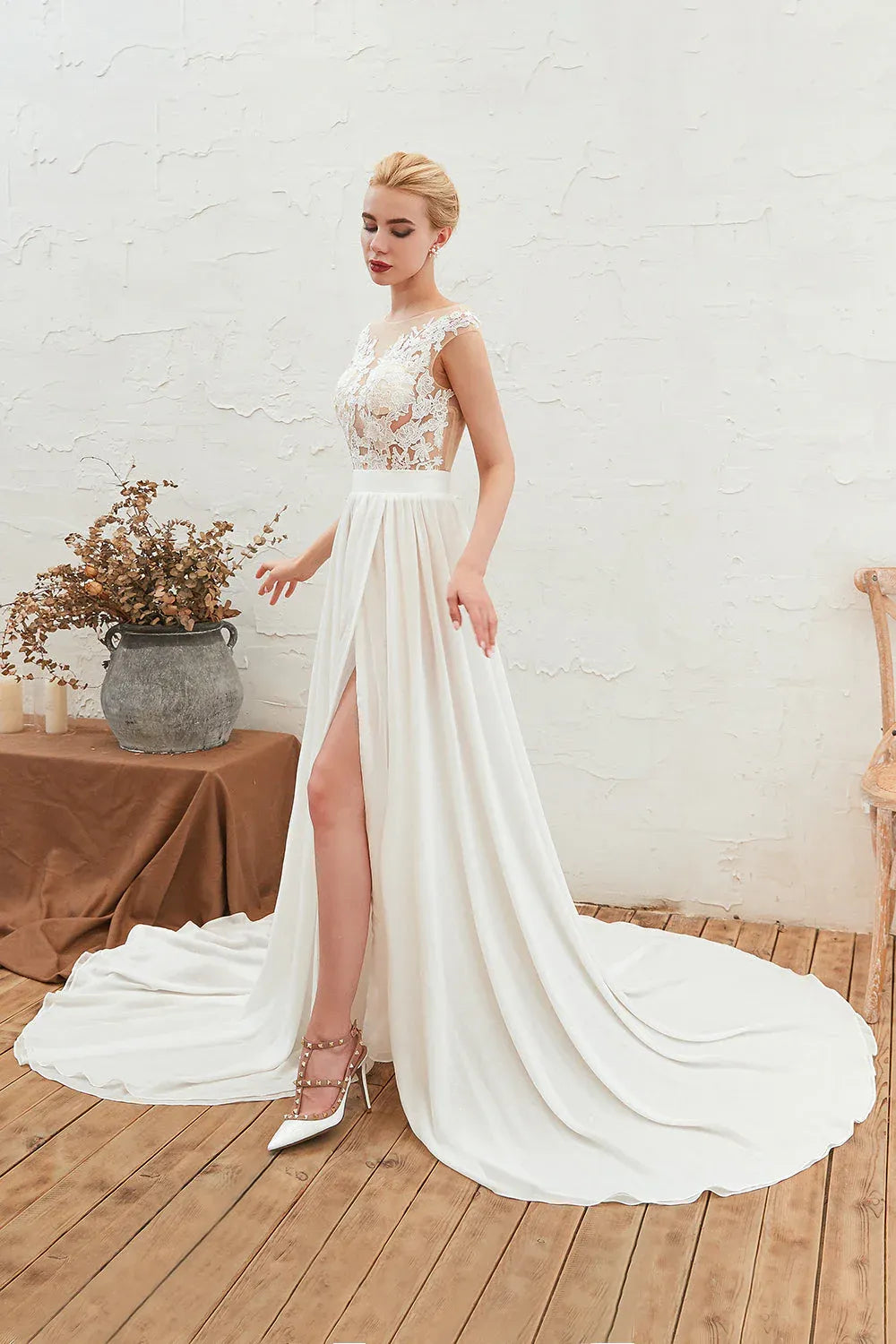 Fashion Romantic Illusion Neck Lace Chiffon A-Line Wedding Dress with High Slit